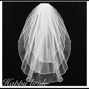 Beautiful 3Tiers Sating Edge Veil